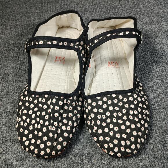 Hao Yu Mary Jane Shoes Womens Size 7 Black White Floral Daisy Print Strap China - Picture 2 of 9